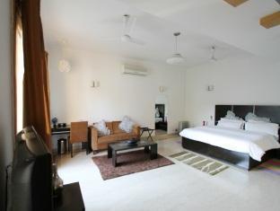 Luxury Suites And Hotels-Parkfront Гургаон Экстерьер фото